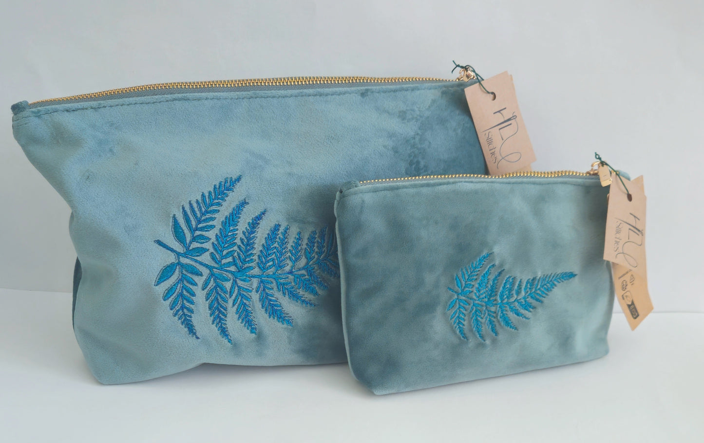 Luxurious Velvet Pouch with Fern Embroidery – Sustainable Gift or Travel Accessory in dark green