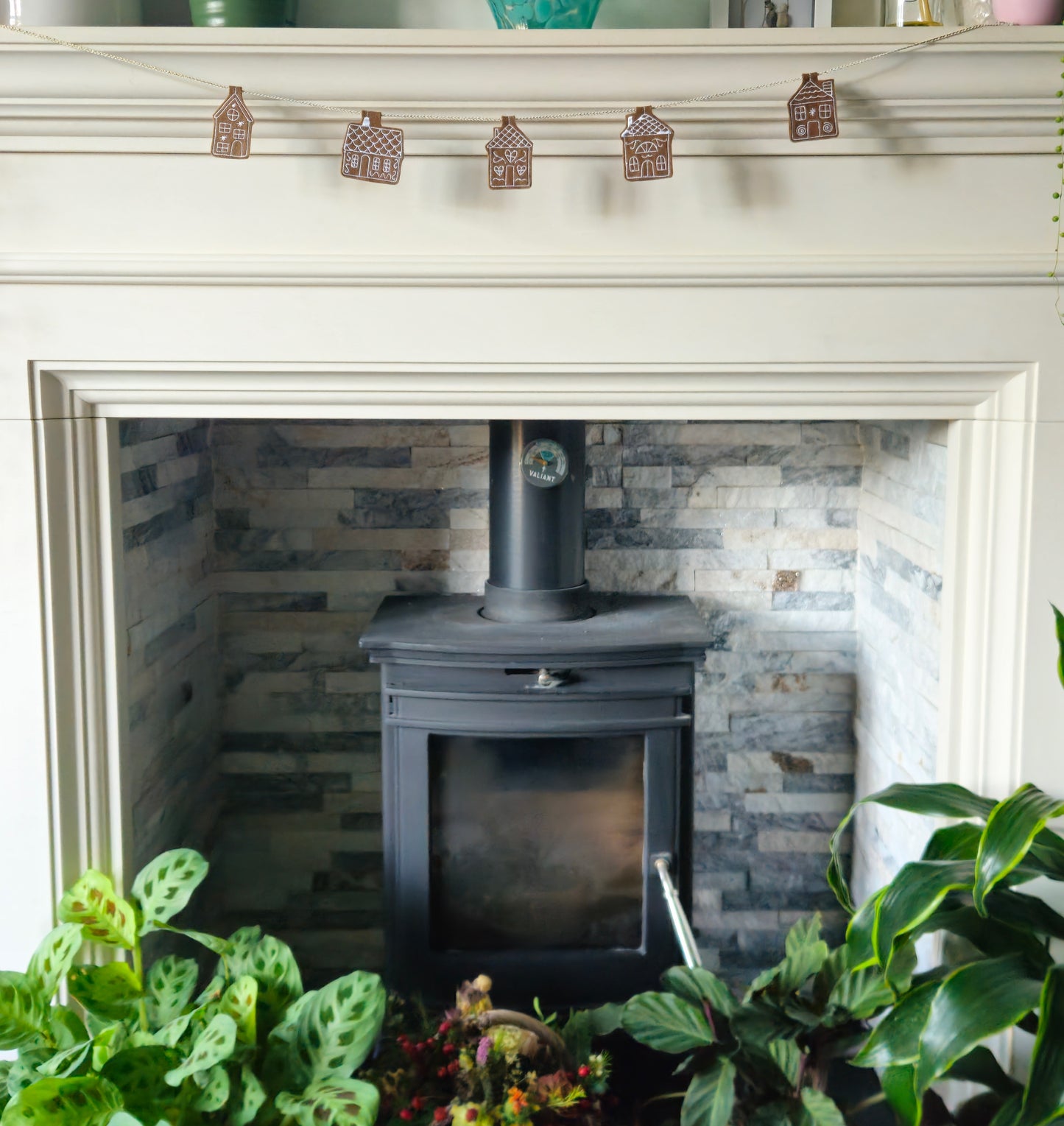 Embroidered Gingerbread House Garland – Digitally Handmade Christmas Decoration