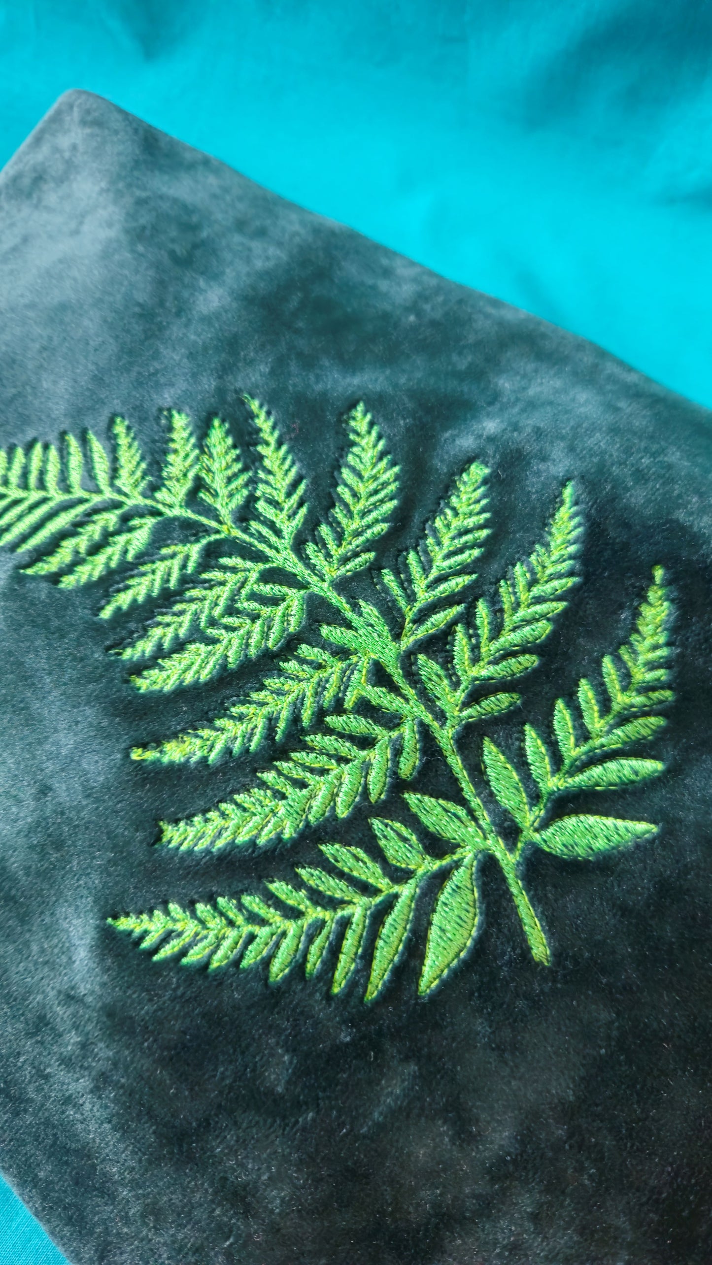 Luxurious Velvet Pouch with Fern Embroidery – Sustainable Gift or Travel Accessory in dark green